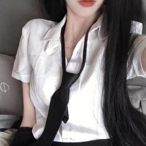 素昧平生的两人